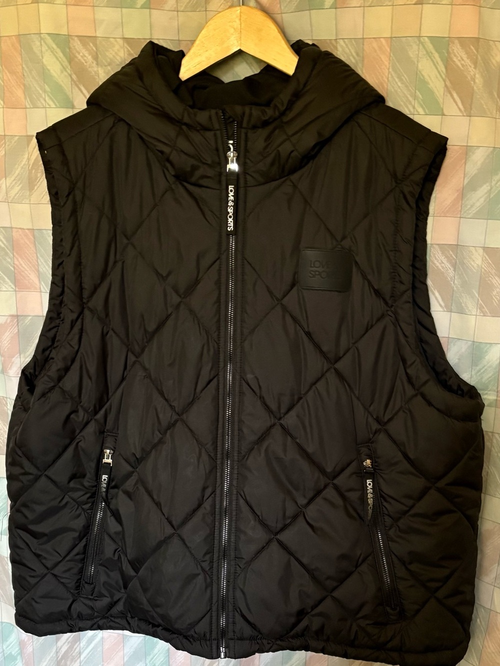 Love & Sports Women's Hooded Puffer Vest - Black - Size XXXL (22)